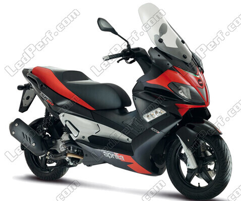 Skútr Aprilia SR Max 300 (2012 - 2013)